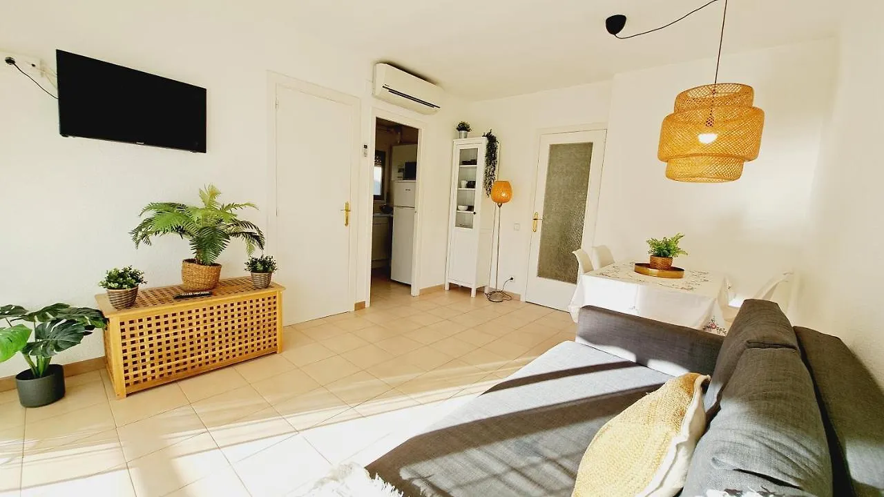 Apartamentos Arquus 018 Familidays Salou 0*,